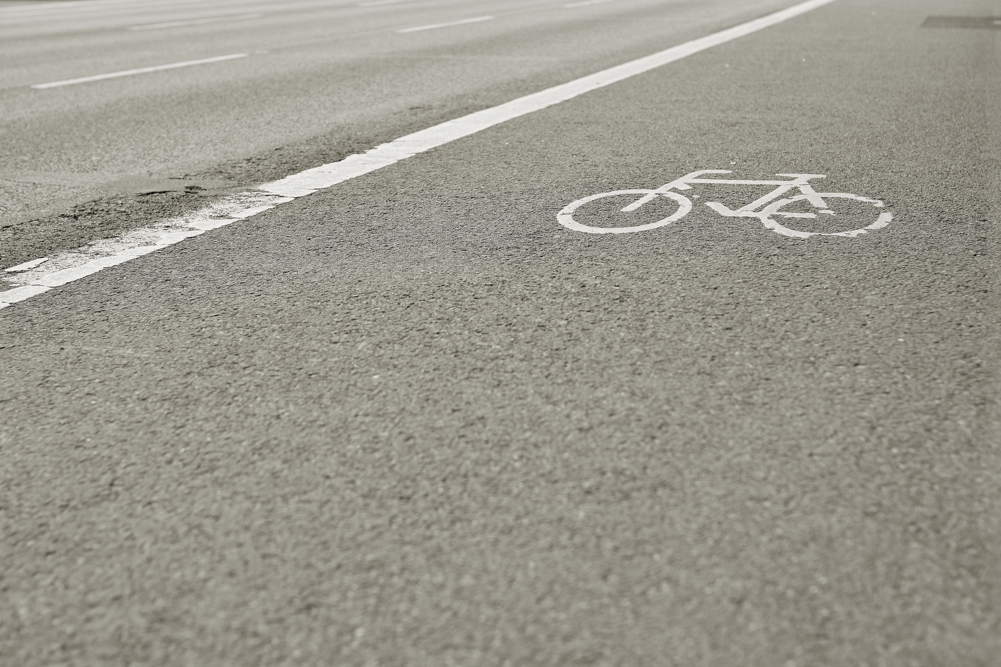 How to Reduce the Risk of a Bicycle Accident - bike lane
